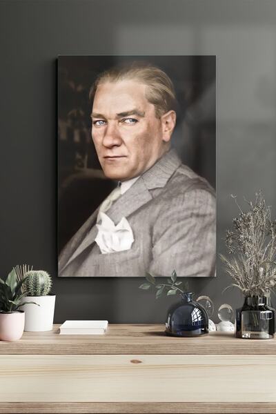 Decovetro Tablo din sticlă Ataturk în costum gri