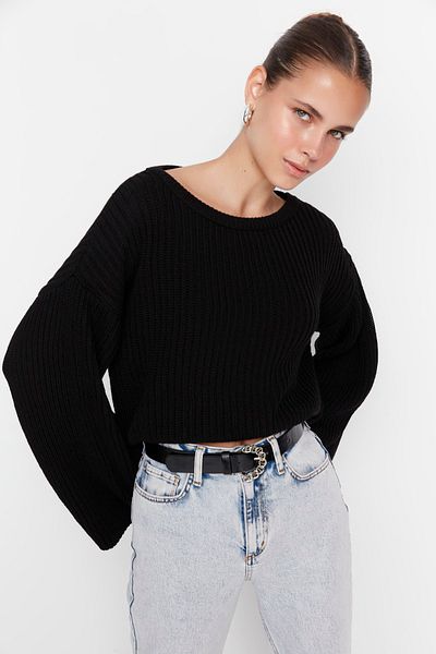 Trendyol Collection Schwarzer Crop-Pullover mit spanischen Ärmeln