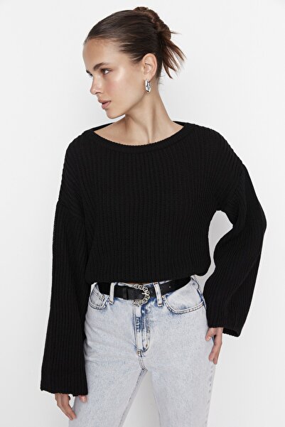 Trendyol Collection Schwarzer Crop-Pullover mit spanischen Ärmeln TWOAW20KZ0743