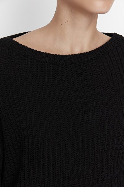 Trendyol Collection Schwarzer Crop-Pullover mit spanischen Ärmeln TWOAW20KZ0743