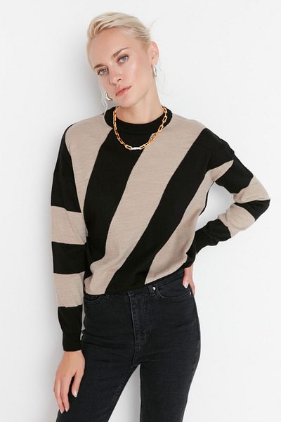 Trendyol Collection Kamelfarbener Blockstrick-Strickpullover mit Rundhalsausschnitt TWOAW20KZ0909