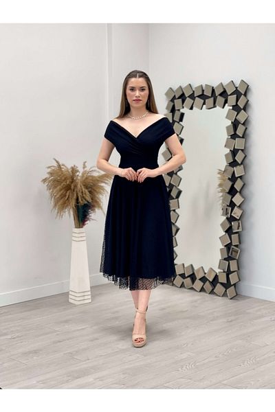 giyimmasalı Polka Dot Detailed Boat Neck Midi Dress Black
