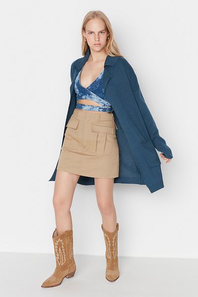 Trendyol Collection Indigoblaue Strickjacke mit Taschendetail TWOAW23HI00161