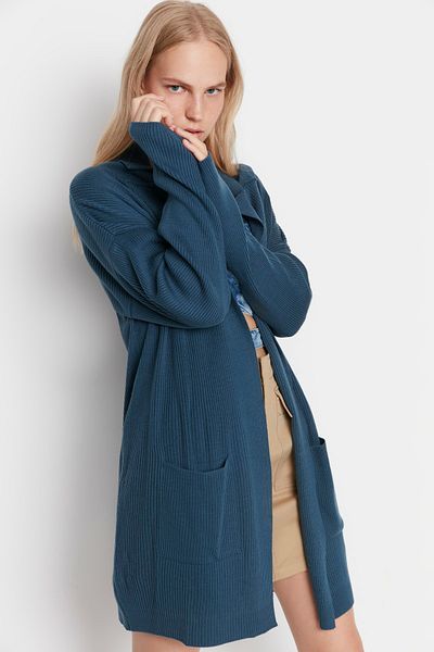 Trendyol Collection Indigoblaue Strickjacke mit Taschendetail TWOAW23HI00161