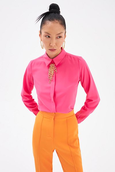 Sateen Cămașă simplă cu accesorii cu lanț - fucsia