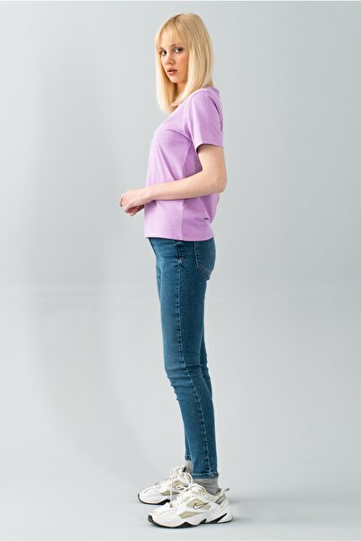 Minimalist Kadın Lila Basic T-shirt (SLİM FİT)