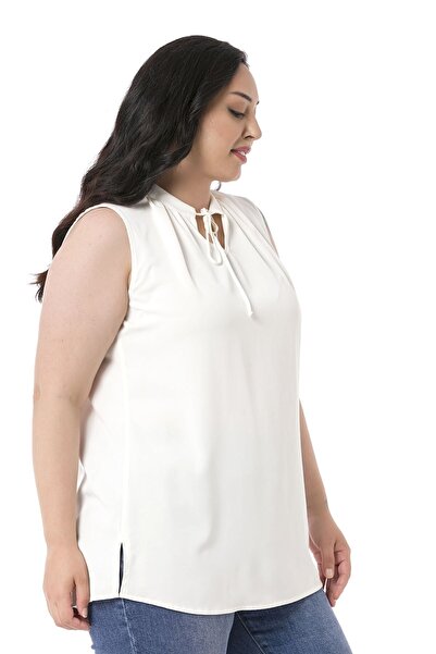 DISENTIS MODEST Bluză albă fluidă, fără mâneci, cu guler cu cravată