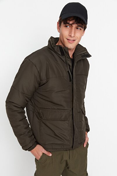 Trendyol Collection Tmavá khaki regulérní střih kapesní bunda odolná proti větru a vodě Tmnaw22Mo0090