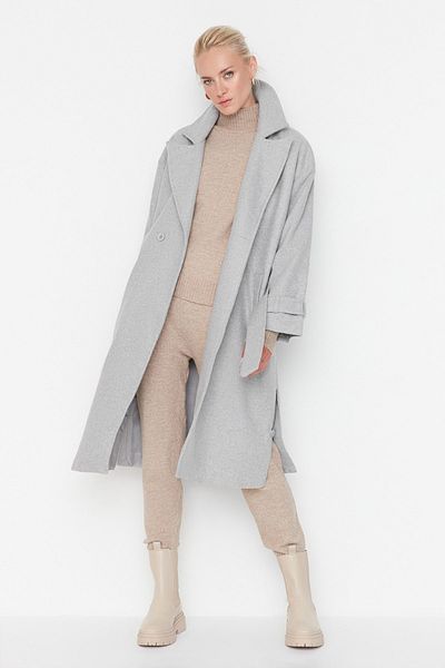 Trendyol Collection Grauer, weit geschnittener, langer Wollmantel mit Gürtel und Stempelmuster TWOAW22KB0015