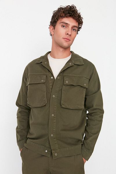 Trendyol Collection Khakifarbene Trucker-Jacke mit großen Taschen - TMNAW20CE0234