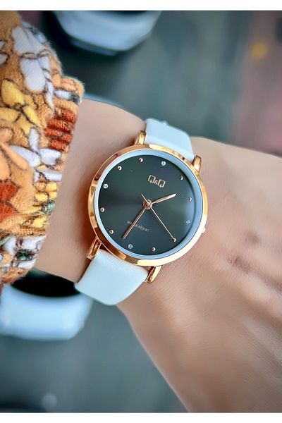 Q&Q Women's Wristwatch Leather Cord Waterproof