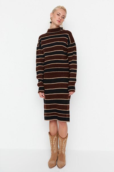 Trendyol Collection Brown Color Blocked Knitwear Top and Bottom Set TWOAW23AU00039
