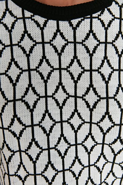 Trendyol Modest Black Geometric Patterned Sweater-Pants Knitwear Set TCTAW23US00006