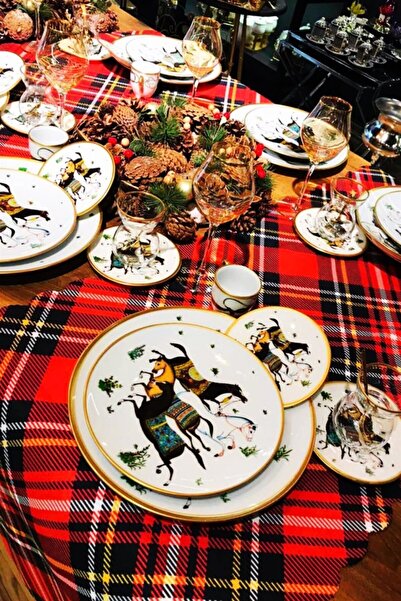 ARTER Home Hipodrom Series 6-Piece Cake Plate