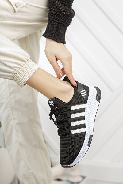 MORENİCA حذاء رياضي نسائي أبيض وأسود من Axis Elegante