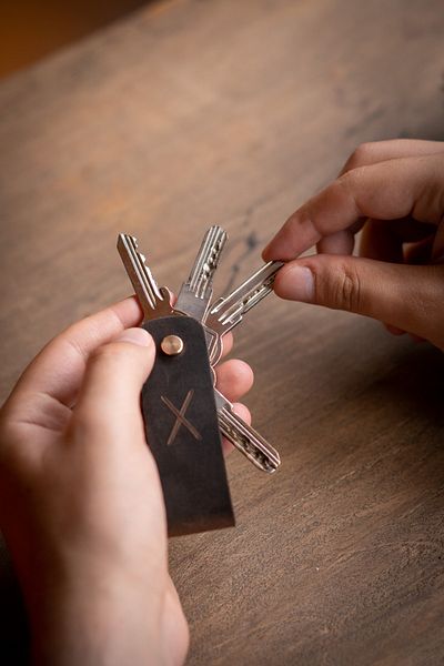 minimal X design Leather Keychain Long 3-4 Key Capacity - Chestnut Crazy - Minimalist Design
