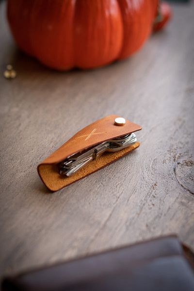 minimal X design Leather Keychain V 3-4 Key Capacity - Camel - Minimalist Design