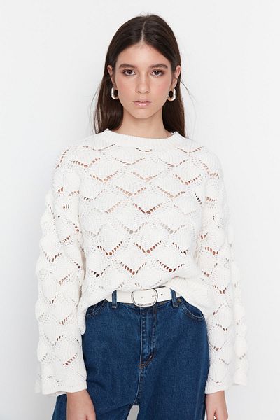 Trendyol Collection Durchbrochener Strickpullover in Ecru mit Lochdetails TWOAW22KZ1171