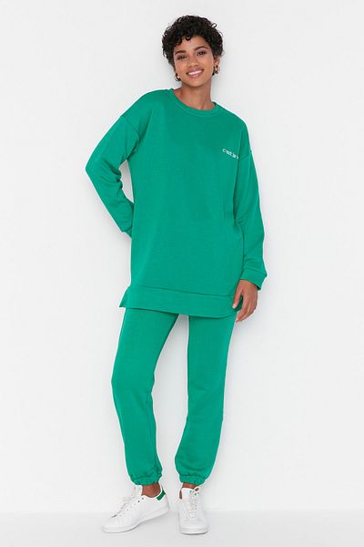 Trendyol Modest Πράσινη κεντημένη λαιμόκοψη Basic πλεκτή αθλητική φόρμα TCTAW23EN00001