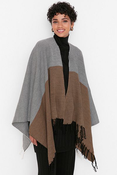Trendyol Modest Hnědé šedé střapcové úpletové zimní pončo TCTAW23TH00011