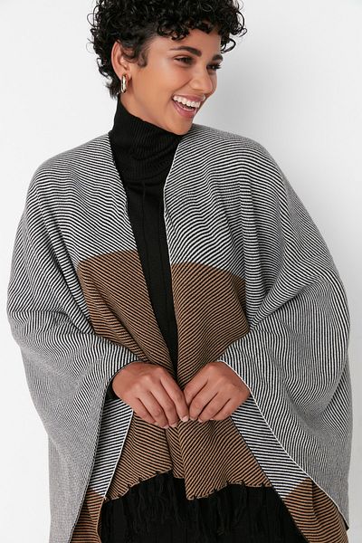 Trendyol Modest Hnědé šedé střapcové úpletové zimní pončo TCTAW23TH00011