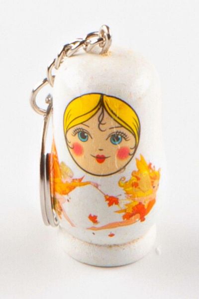 Dünyadan Hediyeler Wooden Matryoshka Baby Keychain White