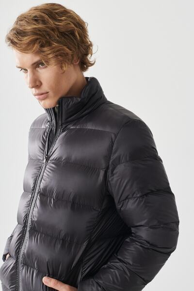 ALTINYILDIZ CLASSICS Pánský kabát pro běžné nošení v černém standardním střihu, odolný proti chladu