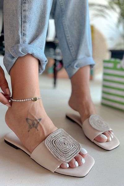 Shoebutik Papuci din piatră din satin bej mat