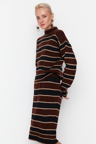 Trendyol Collection Brown Color Blocked Knitwear Top and Bottom Set TWOAW23AU00039
