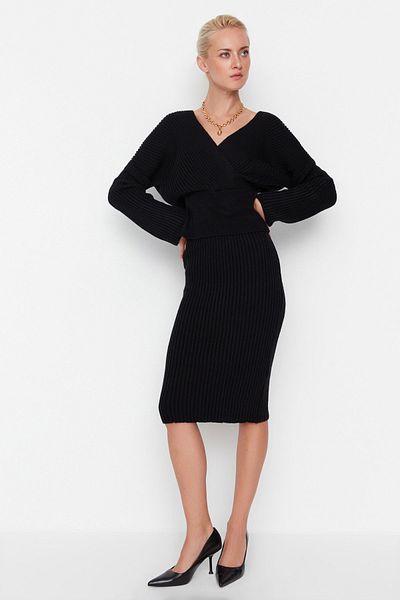Trendyol Collection Black Double-breasted Knitwear Top and Bottom Set TWOAW23AU00102