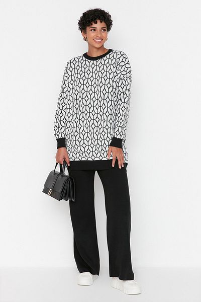 Trendyol Modest Black Geometric Patterned Sweater-Pants Knitwear Set TCTAW23US00006