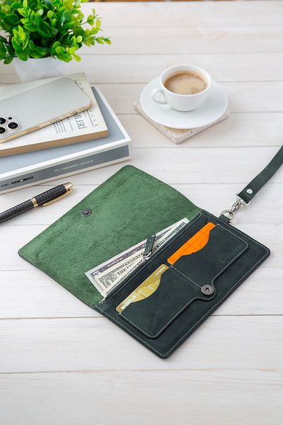 Conceria Pelle Genuine Leather Swanky Unisex Card Holder & Wallet with Phone Compartment