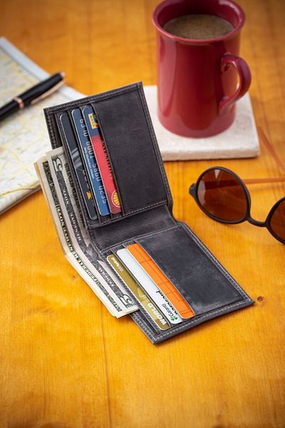 Conceria Pelle Genuine Leather Classic Wallet & Card Holder