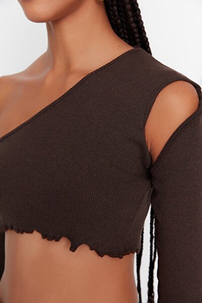 Trendyol Collection Hnědá asymetrická pletená pletená souprava TWOAW23AU00058