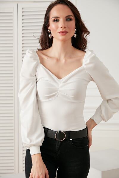 HAKKE Dámska čierna blúzka z lycry s naberaným rukávom vpredu