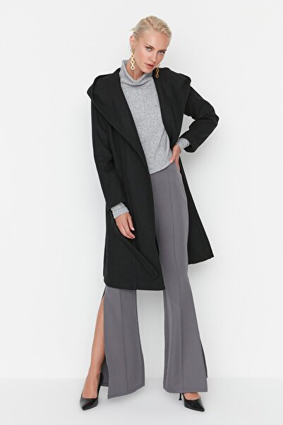 Trendyol Collection Černý pásek široký střih oversize kabát s kapucí TWOAW22KB0082