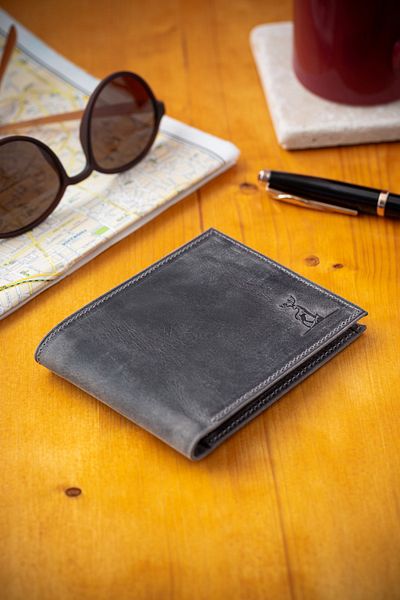 Conceria Pelle Genuine Leather Classic Wallet & Card Holder