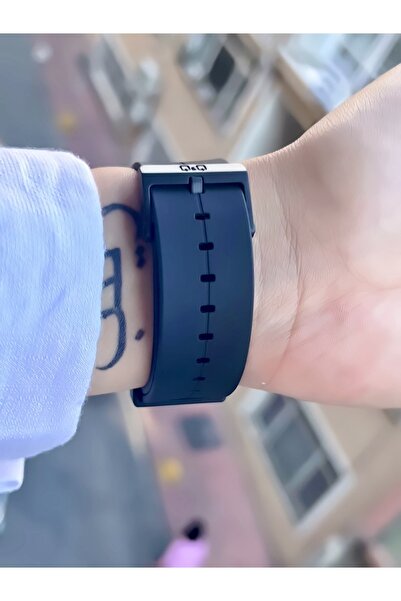 Q&Q Unisex Wristwatch Silicone Cord Waterproof Sports Model