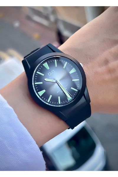 Q&Q Unisex Wristwatch Silicone Cord Waterproof Sports Model