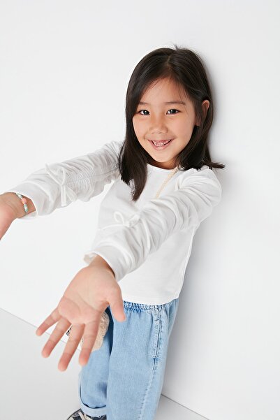 TRENDYOLKIDS Pletená mikina Ecru Sleeve Gathered Crew Neck