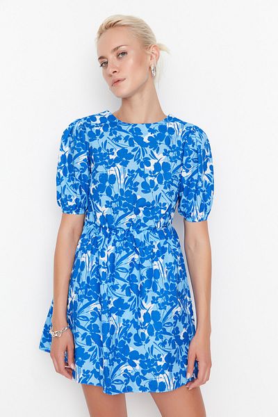 Trendyol Collection Rochie mini țesută cu detaliu la spate cu deschidere la spate/patinator floral albastru TWOSS22EL2858