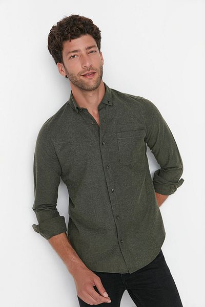 Trendyol Collection Grünes Slim Fit-Hemd mit einer Tasche - TMNAW20GO0523
