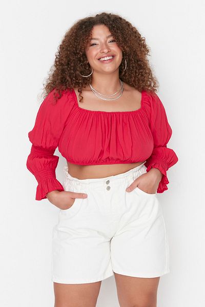 Trendyol Curve Große Größen in Shorts & Bermudashorts - Ecru - Hoher Bund