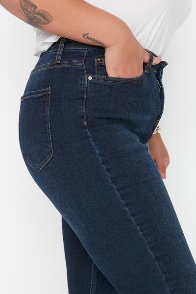 Trendyol Curve Marineblaue, dehnbare Skinny-Jeans in großen Größen mit hoher Taille TBBAW23JE00003