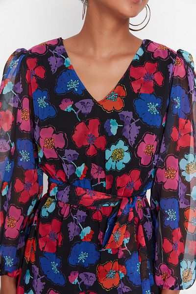Trendyol Collection Vzorované tkané šaty s černým páskem TWOAW23EL00350