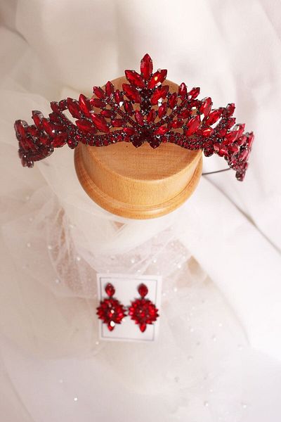 cappello Red Crystal Stone Henna Crown and Earring Set, Bridal Crown Earring Set – Bridal Accessory
