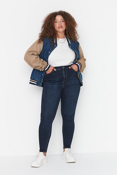 Trendyol Curve Marineblaue, dehnbare Skinny-Jeans mit hoher Taille TBBAW23JE00003