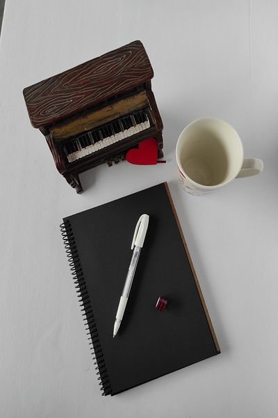Tasarım Siyah Defter Notebook with Black Leaves Drawing Notebook with Black Pages Winged Heart Pattern Wooden Cover Memory Notebook