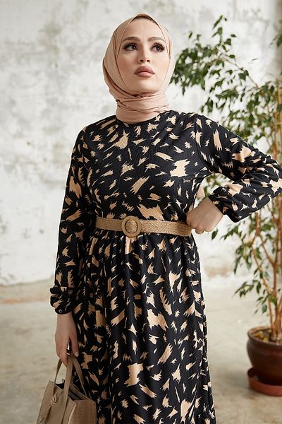InStyle Rena Kleid mit Strohgürtelmuster – Schwarz