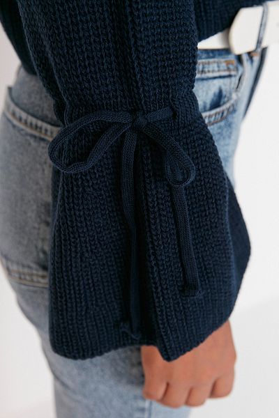 Trendyol Collection Sötétkék ujjú részletes kötöttáru pulóver TWOAW23KZ01491